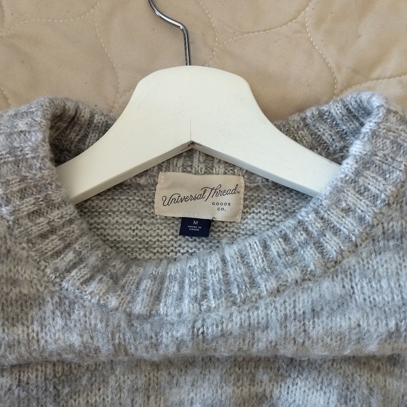 Oversized Color Block Sweater - Picture 3 of 3